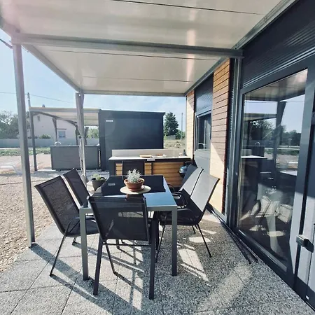 Serenity Countryside Mobile Ferienhaus *
